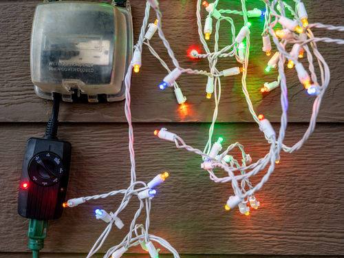 The Dangers Of DIY Christmas Lights Installation